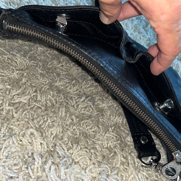 Marc by Marc Jacobs Black Leather Crossbody Bag - Picture 5 of 11